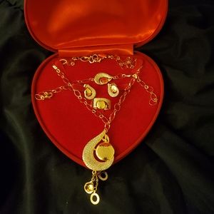 Gold Plated 5 Pieces Jewelry Set